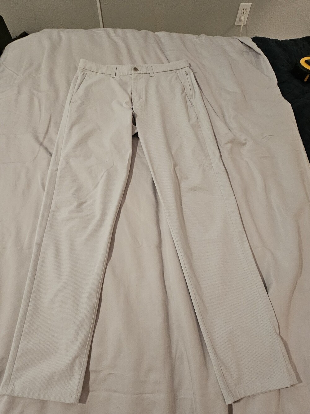 Lululemon Commission Slim fit 32x30 Ventlight/Wovenair Pants